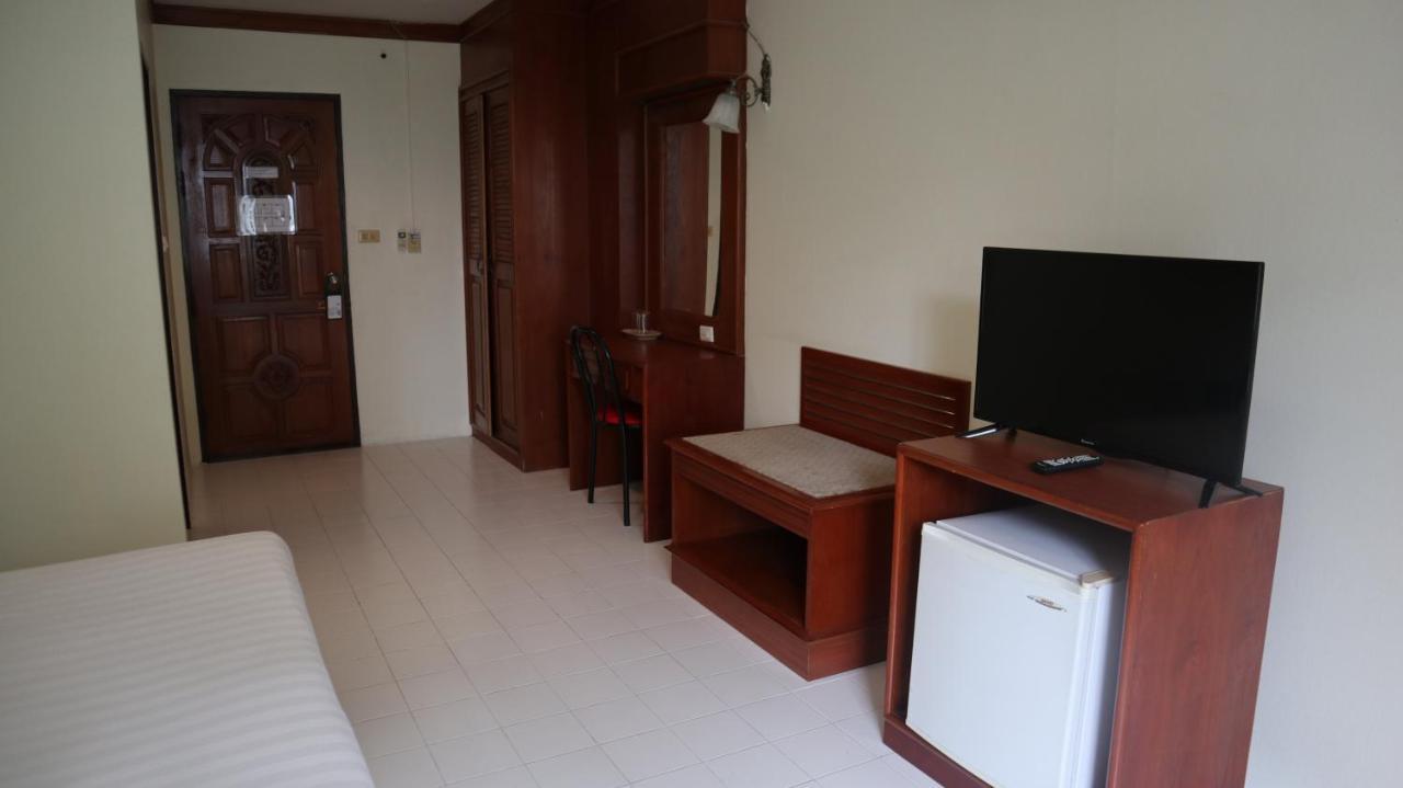 Hotel Patong Triple P Esterno foto