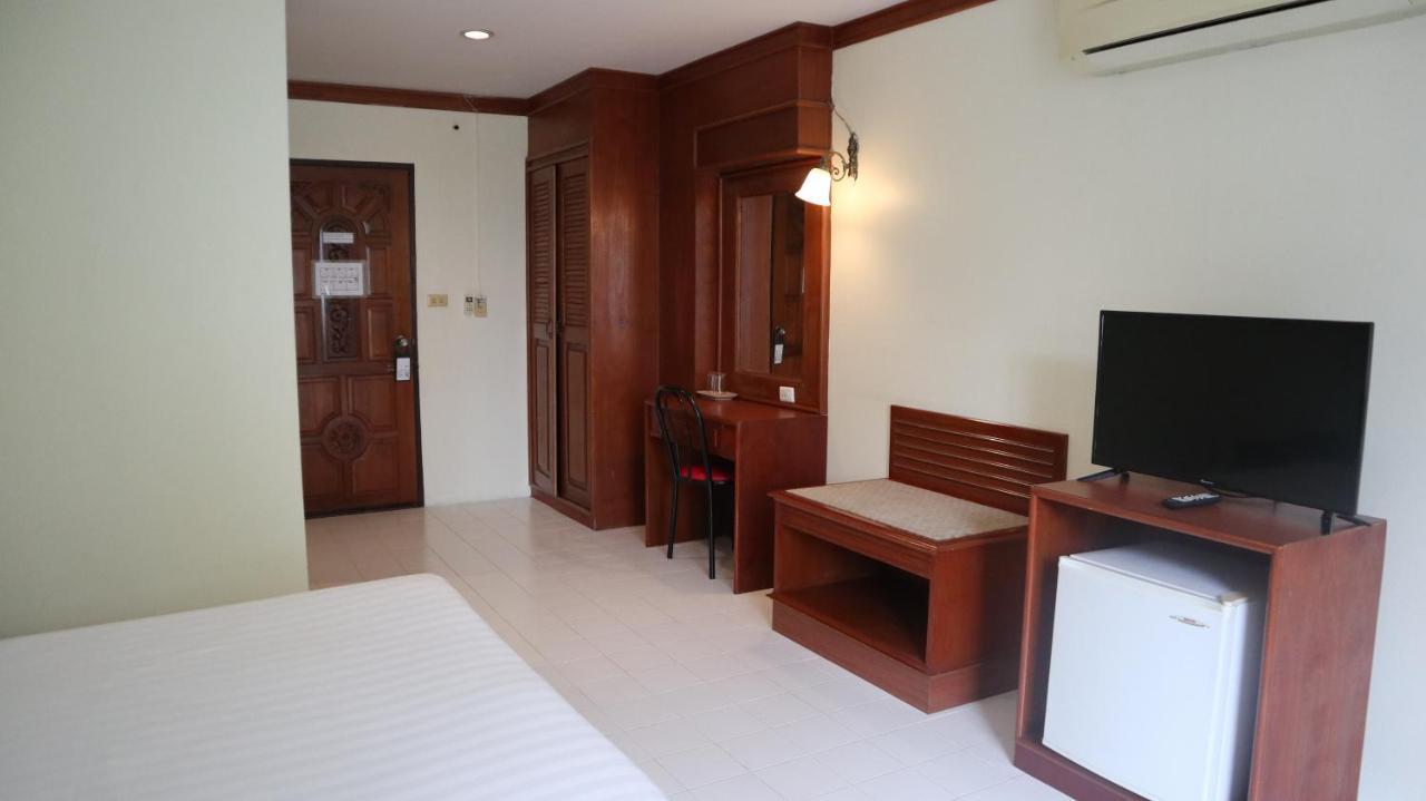 Hotel Patong Triple P Esterno foto