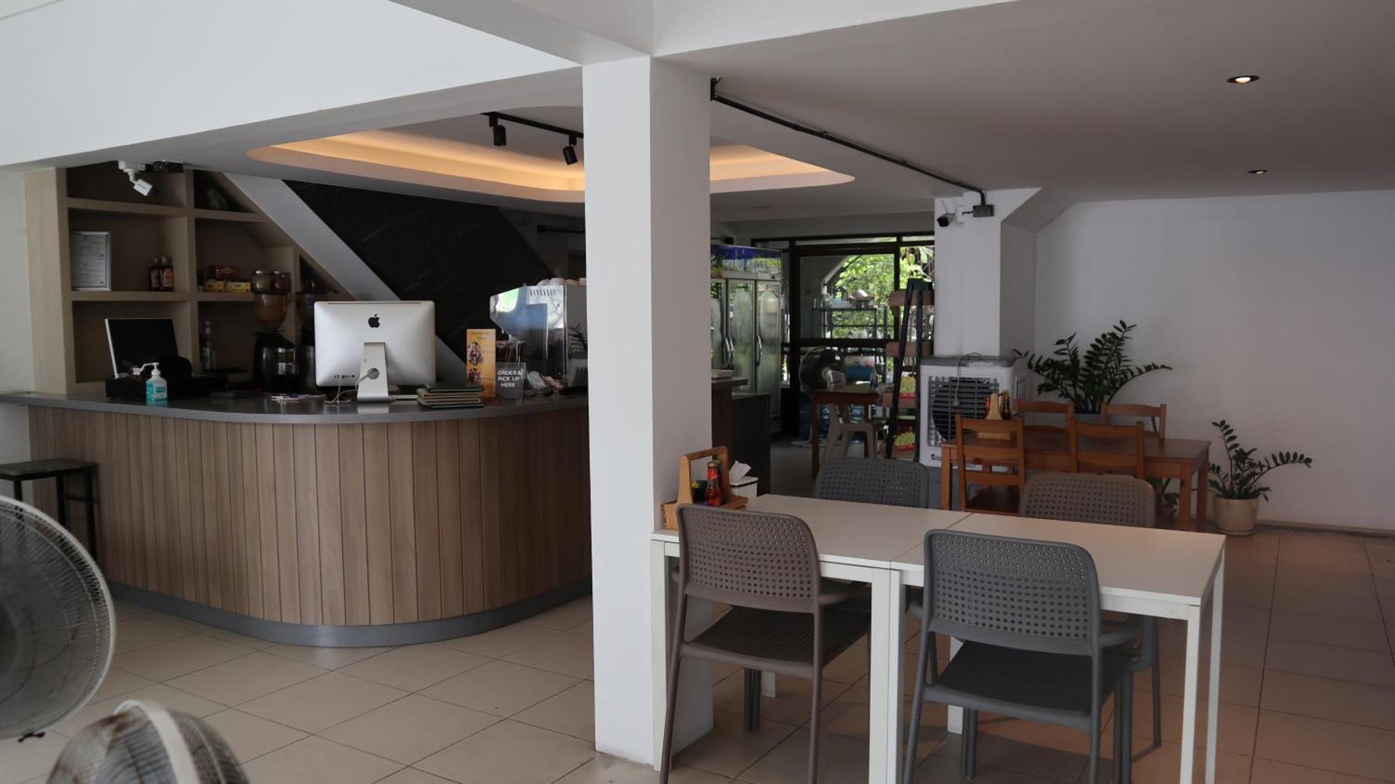 Hotel Patong Triple P Esterno foto